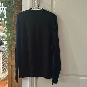 NEW CLUB MONACO crew neck light weight 100% wool Black pull over sweater XL